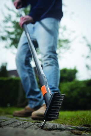 Fiskars - QuikFit Paving Brush