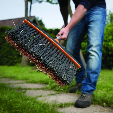 Fiskars - QuikFit Yard Broom