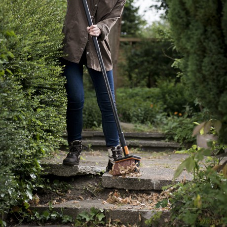 Fiskars - QuikFit Yard Broom