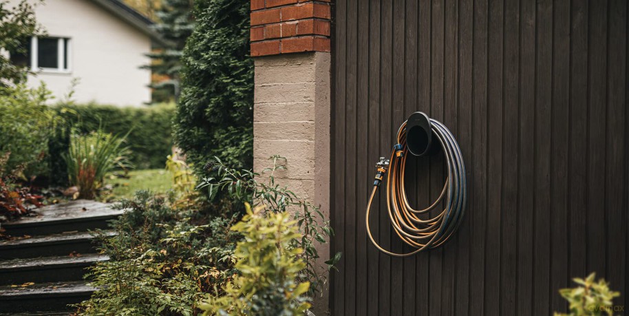 Fiskars Watering hose set 15m with hose hanger