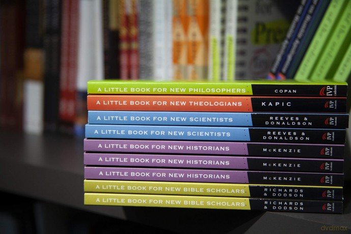 A Little Book for New Theologians: Why and How to Study Theology (Little Books) - Kelly M Kapic [KSIĄŻKA]