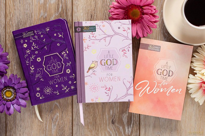A Little God Time for Women: 365 Daily Devotions (Hardcover) Motivational Devotionals for Women of All Ages, Perfect Gift for Friends, Family, Birthdays, Holidays, and More [KSIĄŻKA]