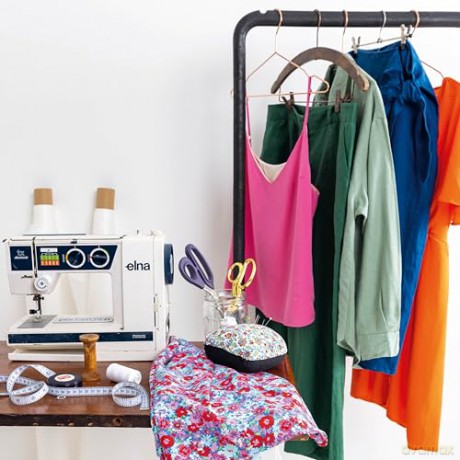 Clone Your Clothes: Pattern-making and sewing techniques to recreate your best-loved clothes - Claire-L Hardie [KSIĄŻKA]