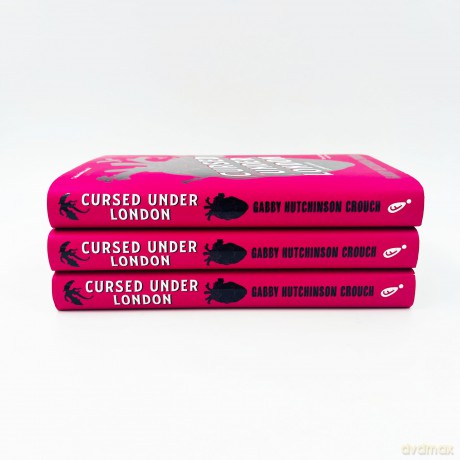 Cursed Under London: The unputdownable first novel in a new Elizabethan romantasy series - Crouch Hutchinson [KSIĄŻKA]