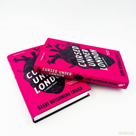 Cursed Under London: The unputdownable first novel in a new Elizabethan romantasy series - Crouch Hutchinson [KSIĄŻKA]