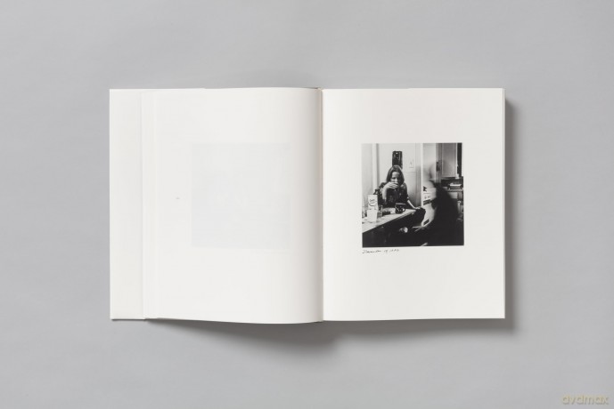 Daily Self-Portraits 1972-1973 - M. Shoook [KSIĄŻKA]