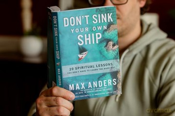 Don't Sink Your Own Ship: 20 Spiritual Lessons You Don't Have to Learn the Hard Way - Anders Max [KSIĄŻKA]