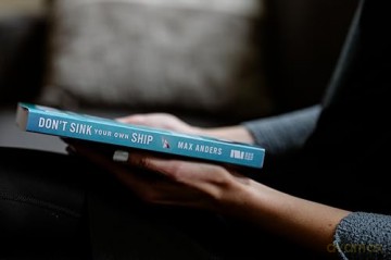 Don't Sink Your Own Ship: 20 Spiritual Lessons You Don't Have to Learn the Hard Way - Anders Max [KSIĄŻKA]