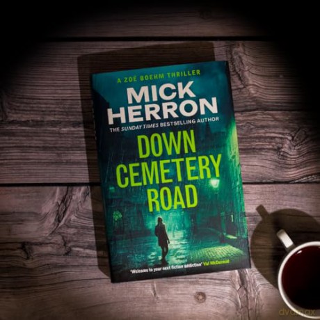 Down Cemetery Road: Zoe Boehm Thrillers 1 - Mick Herron [KSIĄŻKA]