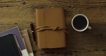 ESV Student Study Bible (Natural Leather, Brown, Flap with Strap): English Standard Version, Brown, Flap With Strap, Student Study Bible [KSIĄŻKA]