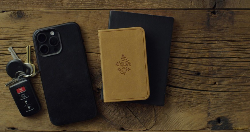 ESV Vest Pocket New Testament with Psalms and Proverbs (TruTone, Nubuck Caramel, Wildflower Design) [KSIĄŻKA]