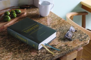 ESV, Thompson Chain-Reference Bible, Hardcover, Green, Red Letter: English Standard Version, Green, Thompson Chain-reference, Red Letter - Thompson Dr. Frank [KSIĄŻKA]
