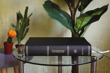 ESV, Thompson Chain-Reference Bible, Large Print, Leathersoft, Black, Red Letter: English Standard Version, Black, Leathersoft, Thompson Chain-reference, Red Letter - Thompson Dr Frank [KSIĄŻKA]