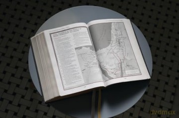 ESV, Thompson Chain-Reference Bible, Leathersoft, Gray, Red Letter: English Standard Version, Gray, Leathersoft, Thompson Chain-Reference, Red Letter - Thompson Dr Frank [KSIĄŻKA]