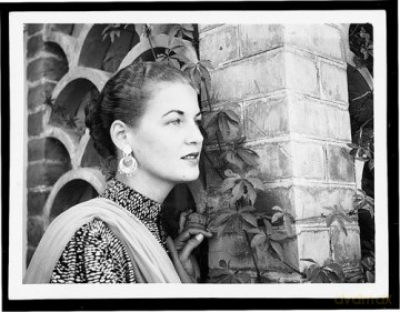 Farangi Girl: Growing up in Iran: a daughter's story - Dartnell Ashley [KSIĄŻKA]