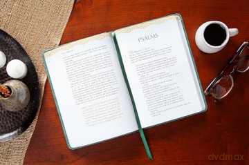 Five Psalms and a Proverb: A 31-Day Devotional (The Passion Translation Devotionals) - Brian Simmons [KSIĄŻKA]
