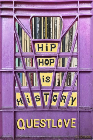 Hip-Hop Is History: The New York Times bestseller - Questlove [KSIĄŻKA]