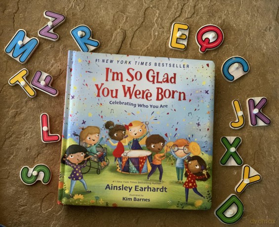 I'm So Glad You Were Born: Celebrating Who You Are - Ainsley Earhardt [KSIĄŻKA]