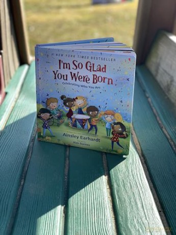 I'm So Glad You Were Born: Celebrating Who You Are - Ainsley Earhardt [KSIĄŻKA]