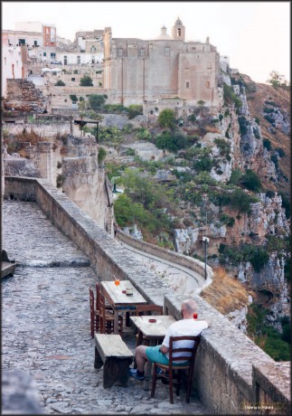 Italia con gusto e amore: Road Trip to the Roots of Italian cuisine [KSIĄŻKA]