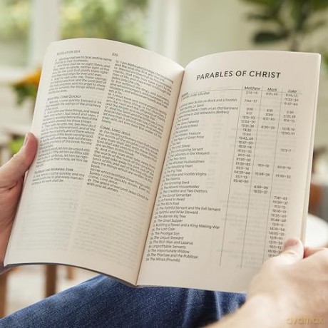 KJV Large Print Outreach New Testament Bible, Cross Softcover, Comfort Print: King James Version Outreach New Testament, Comfort Print [KSIĄŻKA]