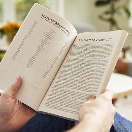 KJV Large Print Outreach New Testament Bible, Cross Softcover, Comfort Print: King James Version Outreach New Testament, Comfort Print [KSIĄŻKA]