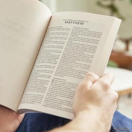 KJV Large Print Outreach New Testament Bible, Scenic Softcover, Comfort Print: King James Version Outreach New Testament, Comfort Print [KSIĄŻKA]