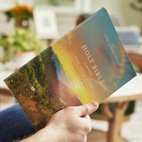 KJV Large Print Outreach New Testament Bible, Scenic Softcover, Comfort Print: King James Version Outreach New Testament, Comfort Print [KSIĄŻKA]