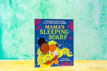 Mama's Sleeping Scarf: This incredible new illustrated children's picture book about family, love and the mother-daughter relationship comes from award-winning Chimamanda Ngozi Adichie - C Ngozi Adichie [KSIĄŻKA]
