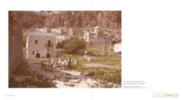 Monemvasia: Through the Lens of Poul Rasmussen - Anne Eldridge [KSIĄŻKA]