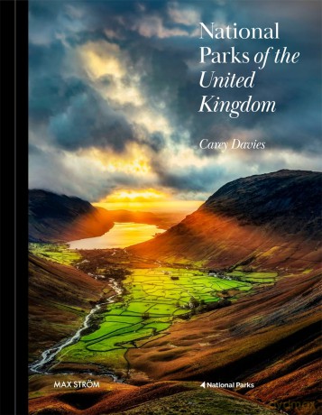 National Parks of the United Kingdom: The UK's most inspiring landscapes - Carey Davies [KSIĄŻKA]