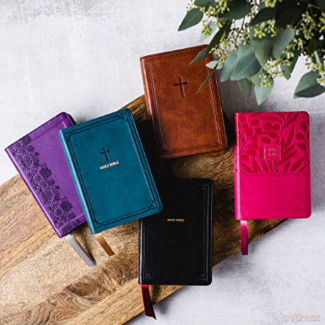 NKJV, End-of-Verse Reference Bible, Compact, Leathersoft, Teal, Red Letter, Comfort Print: Holy Bible, New King James Version [KSIĄŻKA]