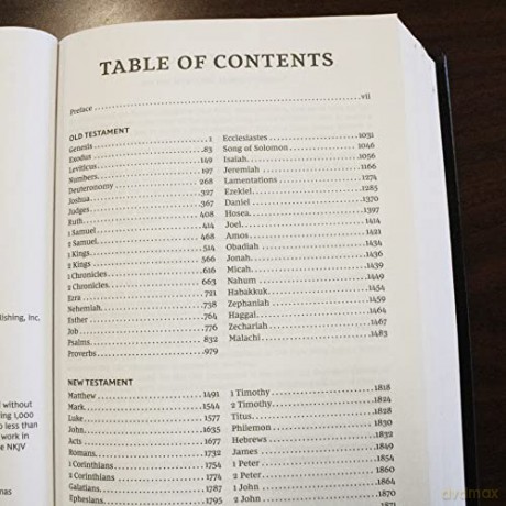 NKJV, Pew Bible, Large Print, Hardcover, Black, Red Letter, Comfort Print: Holy Bible, New King James Version [KSIĄŻKA]