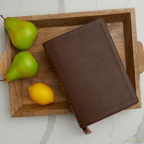 NKJV, Single-Column Wide-Margin Reference Bible, Leathersoft, Brown, Red Letter, Comfort Print: Holy Bible, New King James Version [KSIĄŻKA]