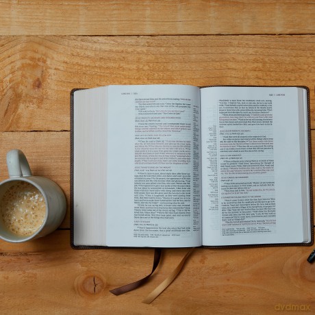 NKJV, Single-Column Wide-Margin Reference Bible, Leathersoft, Brown, Red Letter, Comfort Print: Holy Bible, New King James Version [KSIĄŻKA]