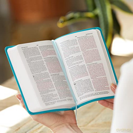 NKJV, Thinline Bible, Compact, Leathersoft, Black, Red Letter, Comfort Print: Holy Bible, New King James Version [KSIĄŻKA]