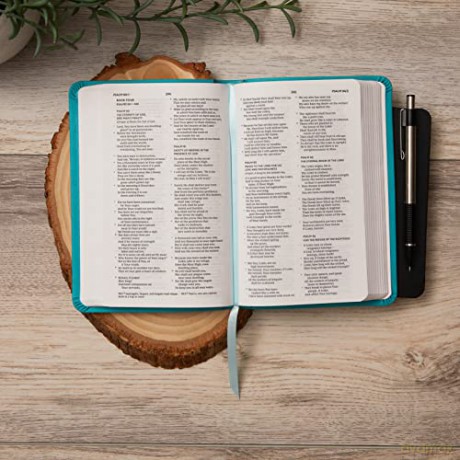 NKJV, Thinline Bible, Compact, Leathersoft, Black, Red Letter, Comfort Print: Holy Bible, New King James Version [KSIĄŻKA]
