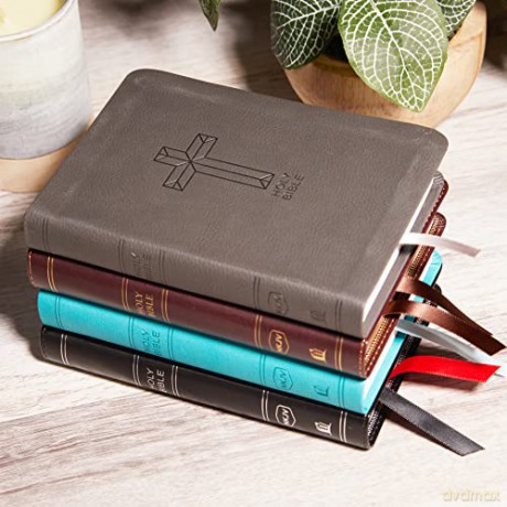 NKJV, Thinline Bible, Compact, Leathersoft, Black, Red Letter, Comfort Print: Holy Bible, New King James Version [KSIĄŻKA]