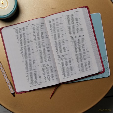NKJV, Value Thinline Bible, Blue Leathersoft, Red Letter, Comfort Print: Holy Bible, New King James Version [KSIĄŻKA]