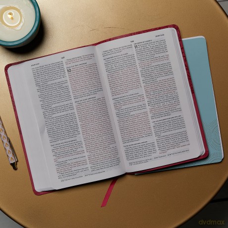 NKJV, Value Thinline Bible, Blue Leathersoft, Red Letter, Comfort Print: Holy Bible, New King James Version [KSIĄŻKA]