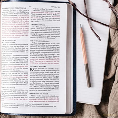 NKJV, Value Thinline Bible, Large Print, Charcoal Leathersoft, Red Letter, Comfort Print [KSIĄŻKA]
