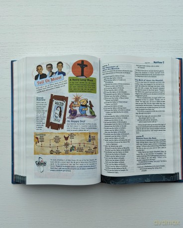 NLT Hands-On Bible, Third Edition (Hardcover): New Living Translation: New Living Translation, Full Color, Packed with Experiences that Get Kids into the Bible and the Bible into Kids! [KSIĄŻKA]