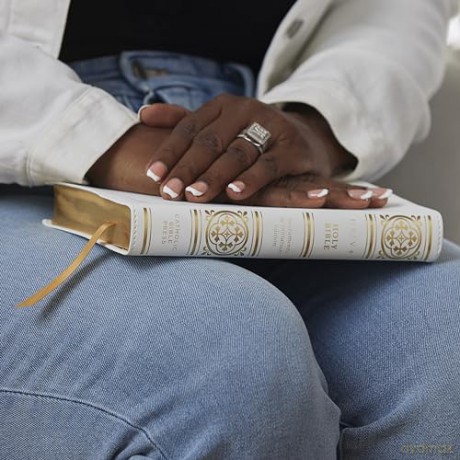 NRSVCE Sacraments of Initiation Catholic Bible, White Leathersoft, Comfort Print: New Revised Standard Version, White, Leathersoft, Catholic Commemorative Edition, Anglicised Text - Catholic Bible Press [KSIĄŻKA]