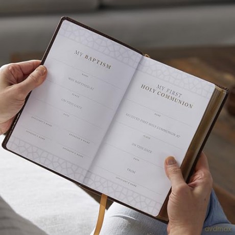 NRSVCE Sacraments of Initiation Catholic Bible, White Leathersoft, Comfort Print: New Revised Standard Version, White, Leathersoft, Catholic Commemorative Edition, Anglicised Text - Catholic Bible Press [KSIĄŻKA]