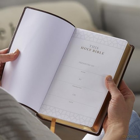NRSVCE Sacraments of Initiation Catholic Bible, White Leathersoft, Comfort Print: New Revised Standard Version, White, Leathersoft, Catholic Commemorative Edition, Anglicised Text - Catholic Bible Press [KSIĄŻKA]