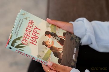 Operation: Happy: A World War II Story of Courage, Resilience, and an Unbreakable Bond - Walsh Jenni L [KSIĄŻKA]