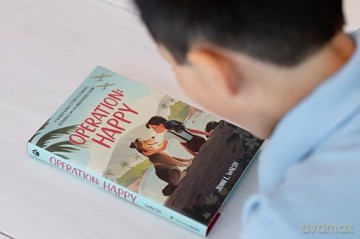 Operation: Happy: A World War II Story of Courage, Resilience, and an Unbreakable Bond - Walsh Jenni L [KSIĄŻKA]