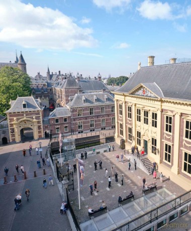 Pen Meets Paint: 200 Years Mauritshuis, 200 Writers, 200 Paintings [KSIĄŻKA]