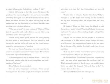 Playing With Fire: (2) (Skulduggery Pleasant) - Derek Landy [KSIĄŻKA]