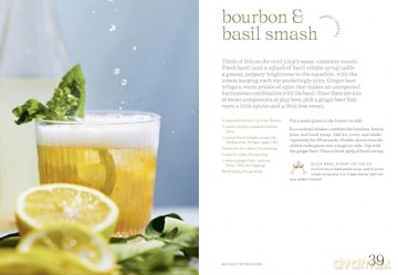 Pretty Simple Cocktails: Margaritas, Mocktails, Spritzes, and More for Every Mood and Occasion - Julianna Mcintosh [KSIĄŻKA]